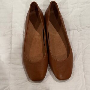 Vionic Tan Leather Flats